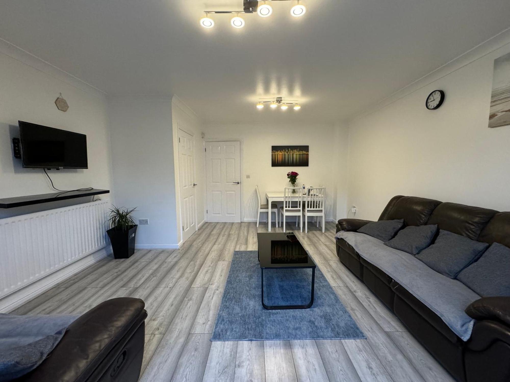 Spacious 3 Bedroom Home, With Private Driveway 5 Minutes From Excel Centre & Custom House Лондон Екстер'єр фото